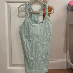 mint green lululemon ebb to steer tank top, size 2 good condition